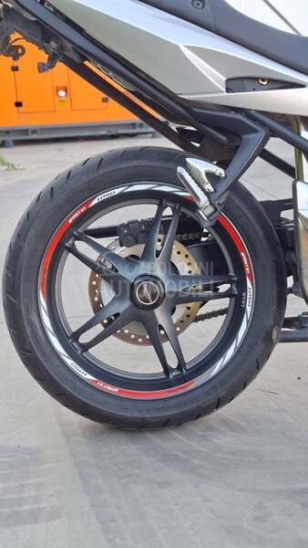 Triumph SPRINT 1050 ST