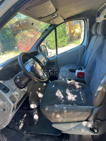 Renault trafic 2.5 dci