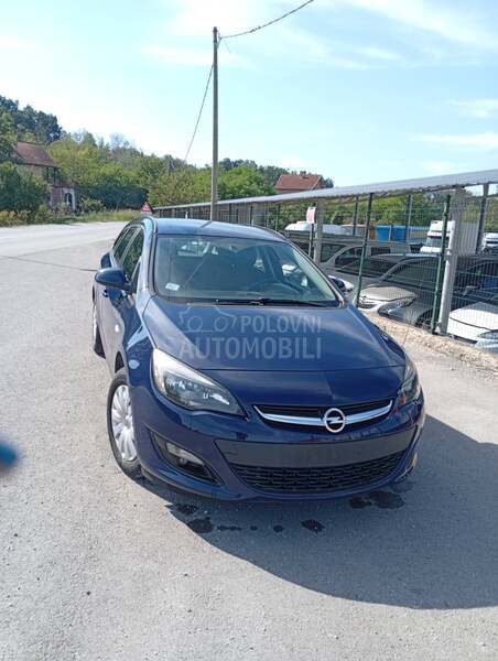 Opel Astra J 1.6 sports tourer