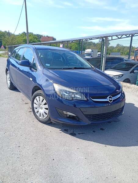 Opel Astra J 1.6 sports tourer