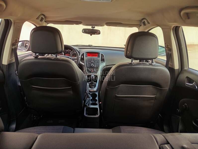 Opel Astra J 1.6 sports tourer