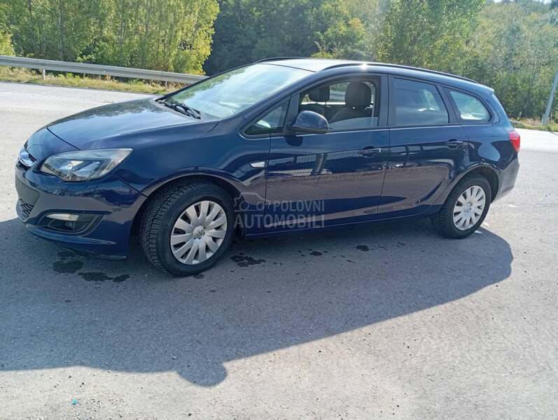 Opel Astra J 1.6 sports tourer