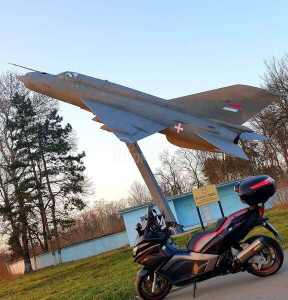 Aprilia SRV 850