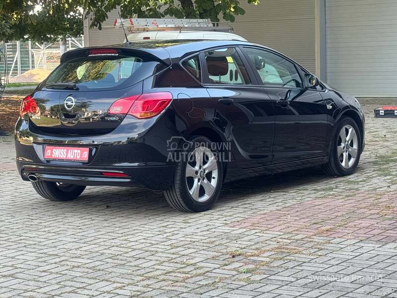 Opel Astra J 1.6 T