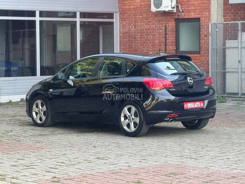 Opel Astra J 1.6 T