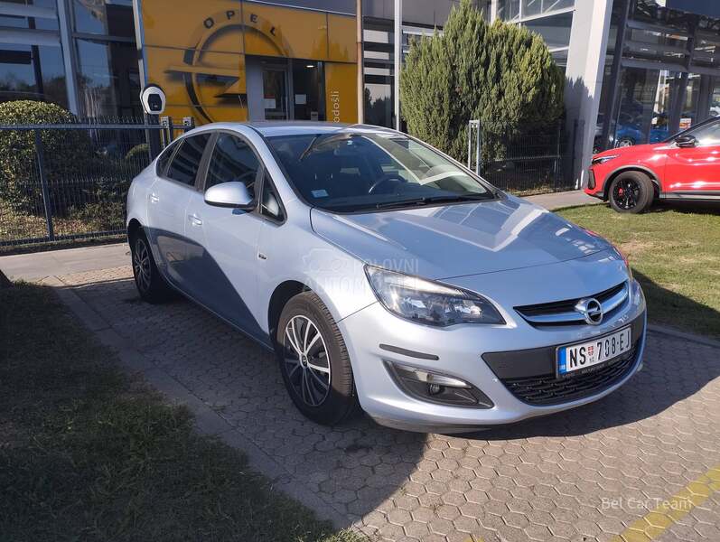 Opel Astra J 