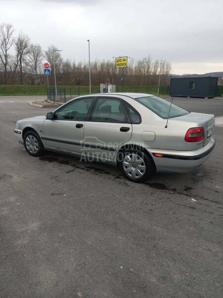 Volvo S40 