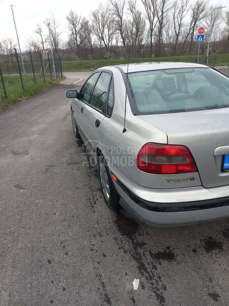 Volvo S40 