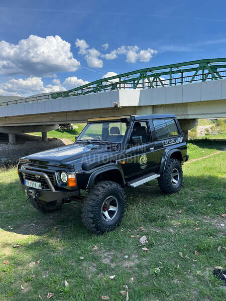 Nissan Patrol Y60 teretno