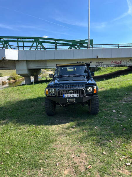 Nissan Patrol Y60 teretno