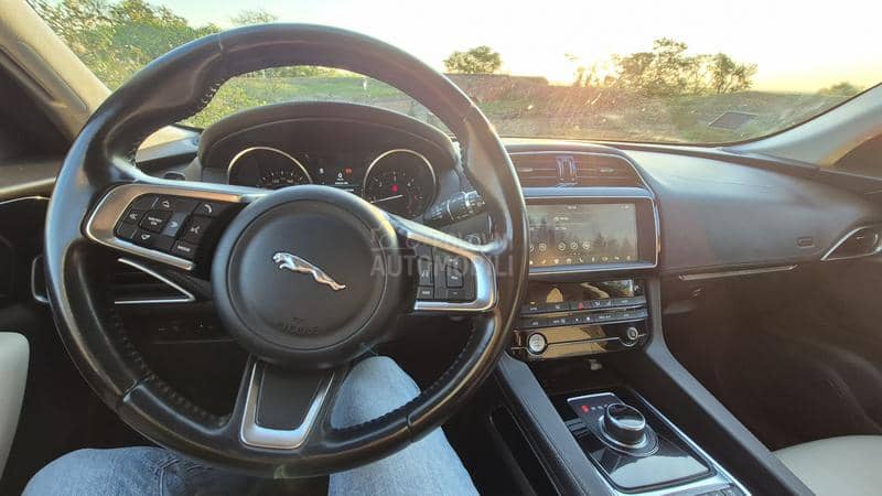 Jaguar F pace 20d PRESTIGE