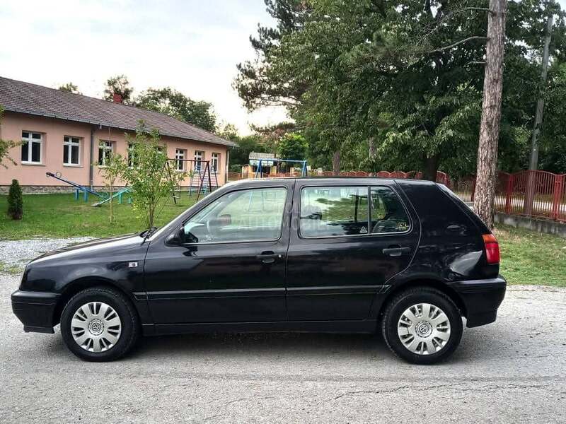 Volkswagen Golf 3 1.6  B E N Z I N
