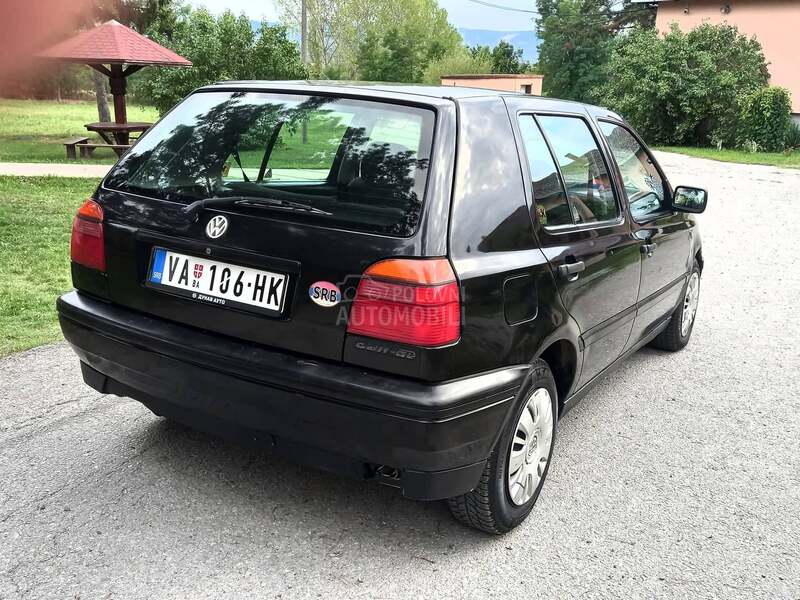 Volkswagen Golf 3 1.6  B E N Z I N