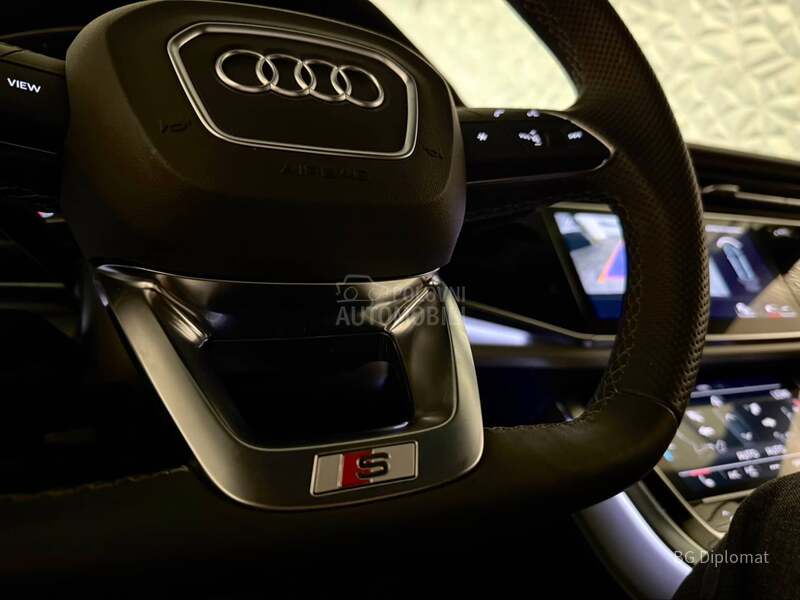 Audi Q8 50 TDI / S / PANO