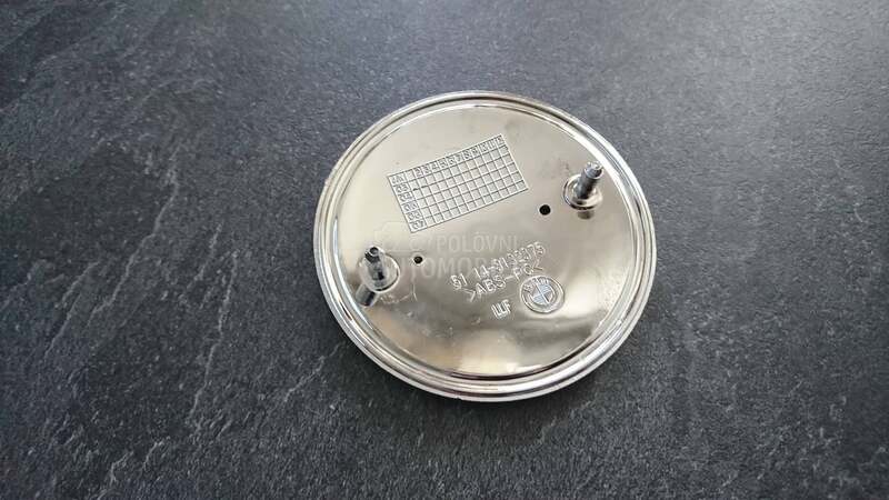 znak 82mm karbon crno crveni