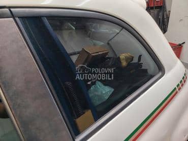 Zadnje levo staklo za Fiat 500