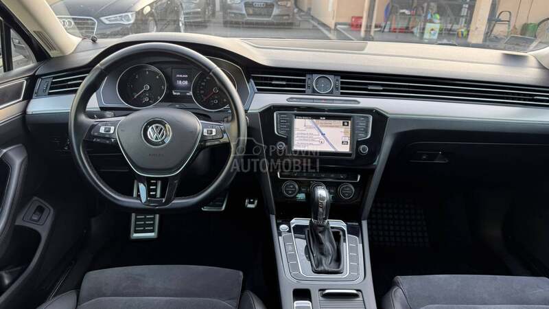 Volkswagen Passat B8 2.0 DSG HIGHLINE