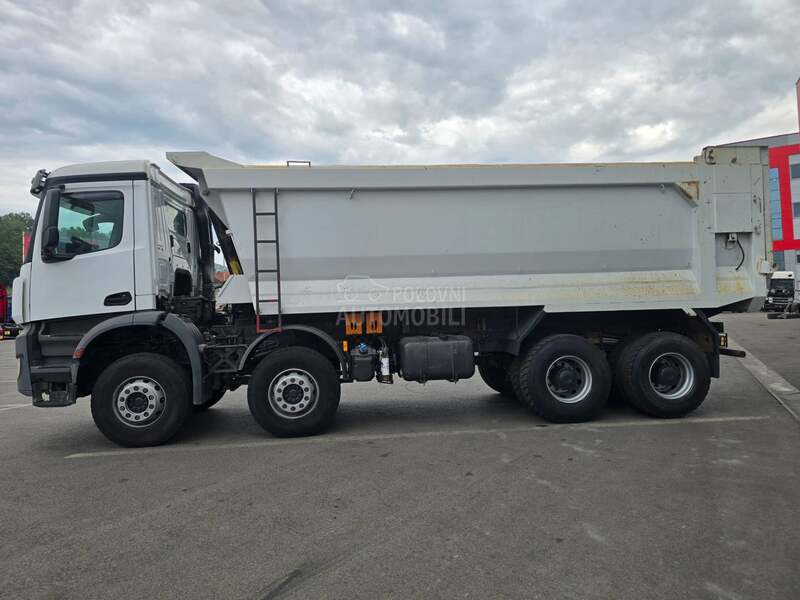 Mercedes Benz Arocs 4142