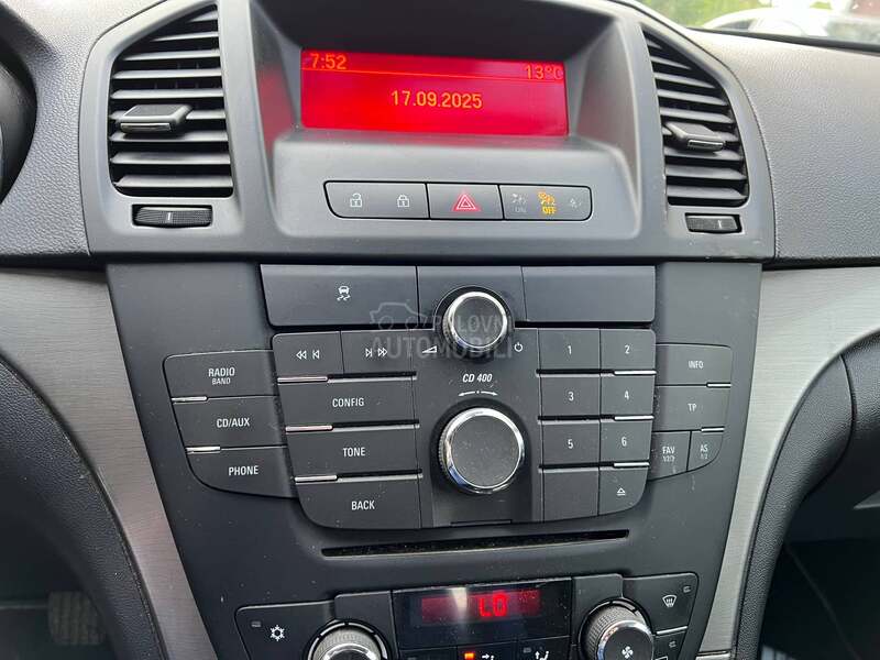 Fabrički Radio CD 400