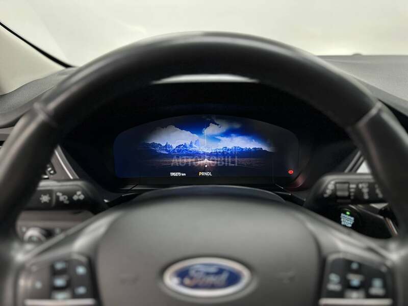 Ford Kuga 1.5 TDCI TITAN AUT