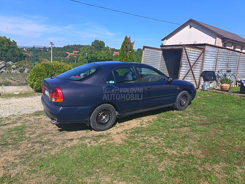 Mitsubishi Carisma dobar auto