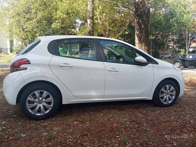 Peugeot 208 1.6HDI75CVBVM5