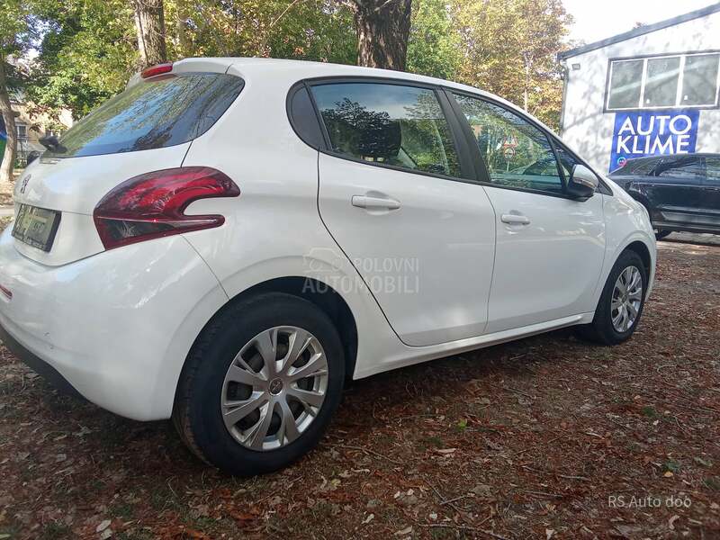 Peugeot 208 1.6HDI75CVBVM5