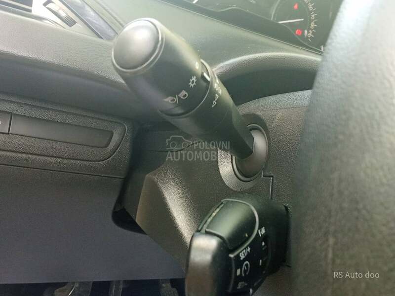 Peugeot 208 1.6HDI75CVBVM5