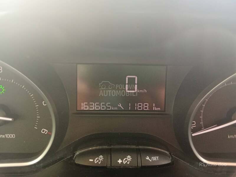Peugeot 208 1.6HDI75CVBVM5