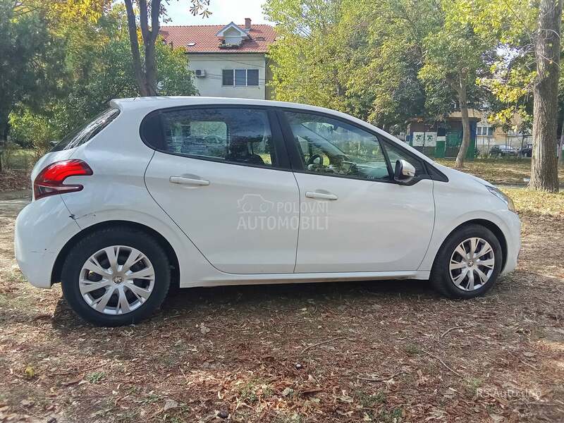 Peugeot 208 1.6HDI75CVBVM5