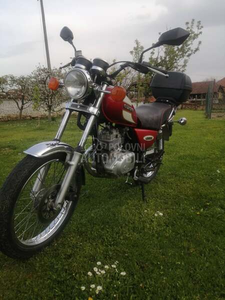 Suzuki gn 125