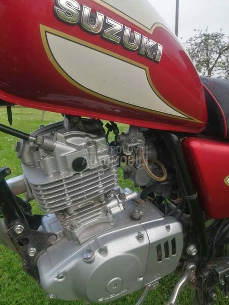 Suzuki gn 125