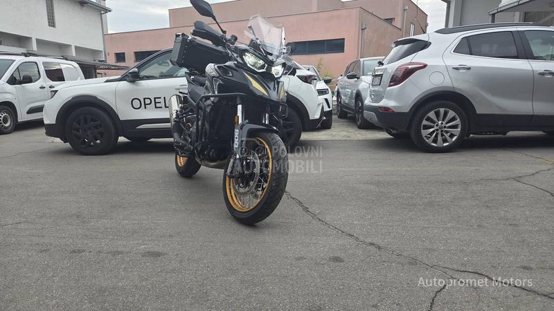 QJMOTOR SRT 900 SX TEST