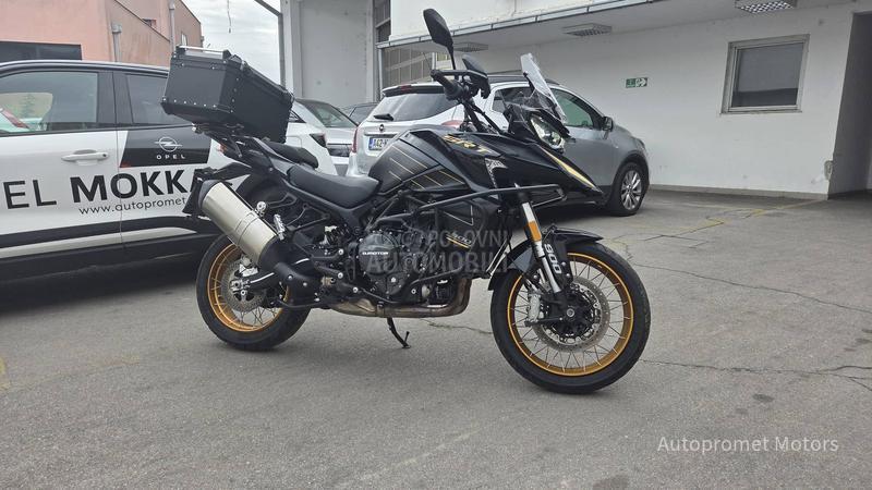 QJMOTOR SRT 900 SX TEST