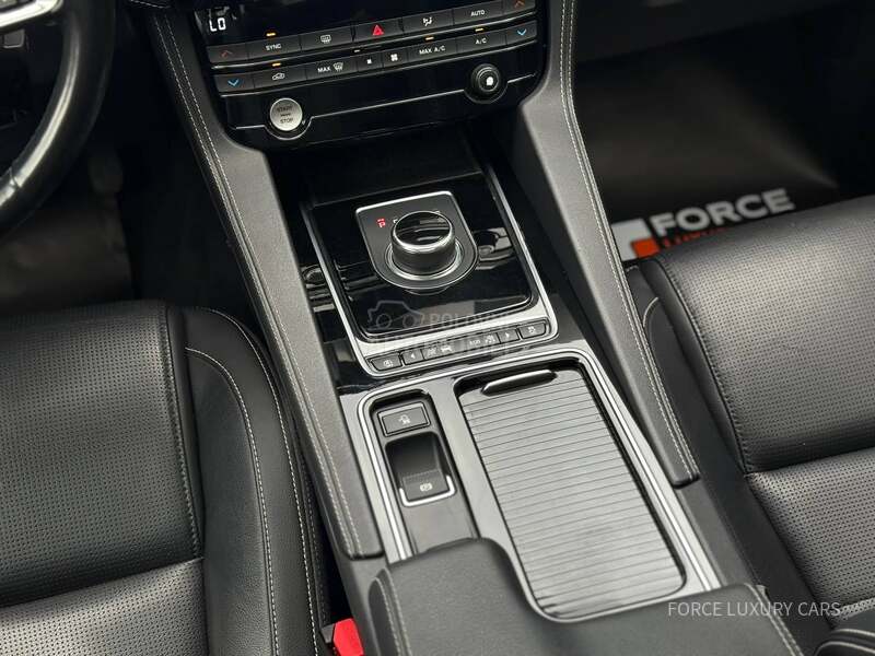 Jaguar F pace R-Sport