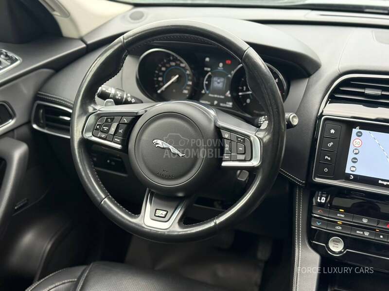 Jaguar F pace R-Sport