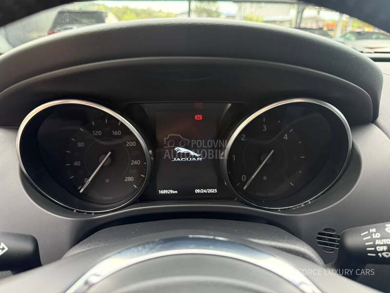 Jaguar F pace R-Sport
