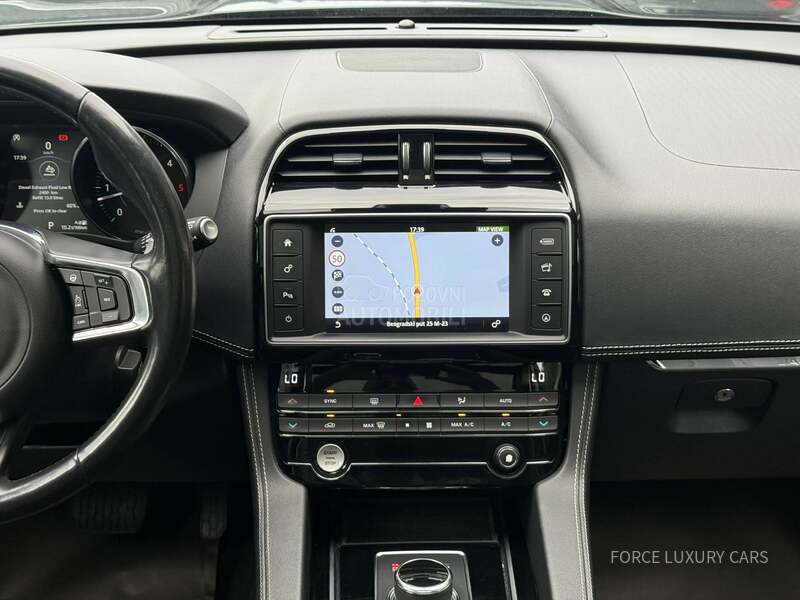 Jaguar F pace R-Sport