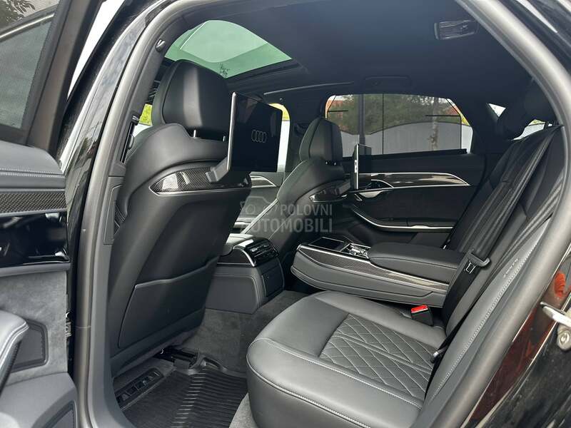 Audi S8 