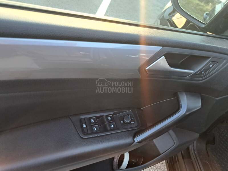 Volkswagen Touran 2.0 TDi