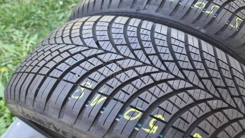 Goodyear 215/50 R18 Zimska