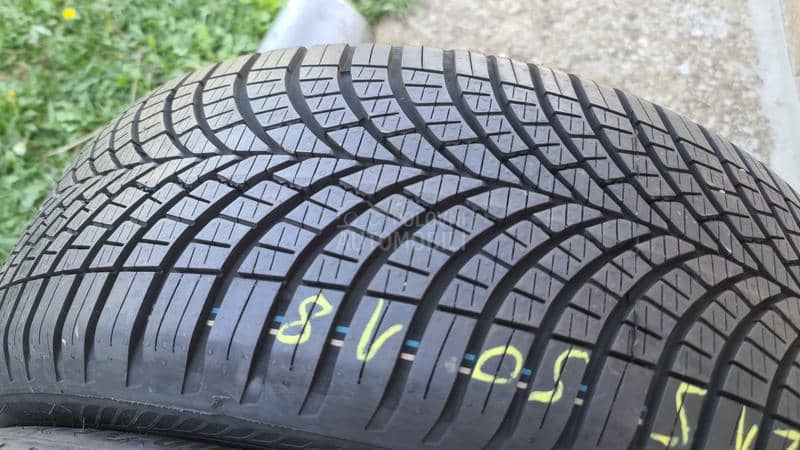 Goodyear 215/50 R18 Zimska