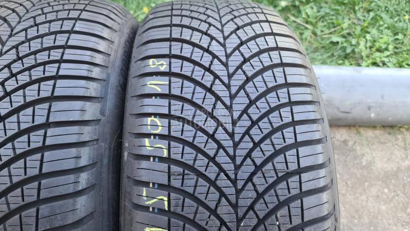 Goodyear 215/50 R18 Zimska
