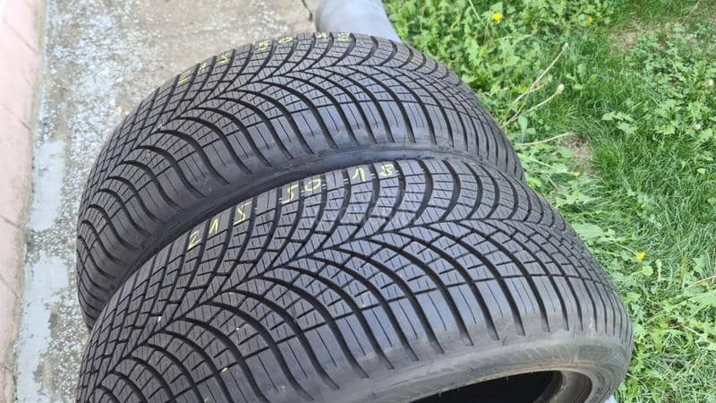 Goodyear 215/50 R18 Zimska