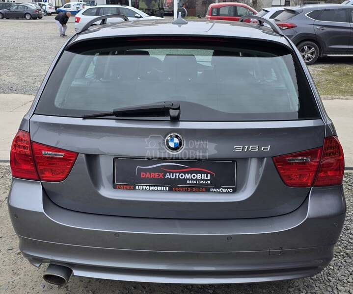 BMW 318 D    N.A.V.I