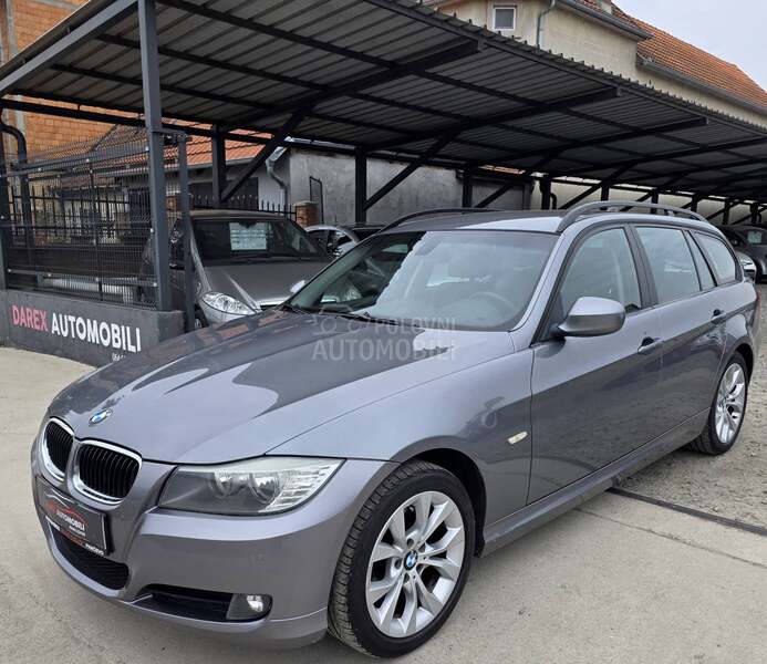 BMW 318 D    N.A.V.I