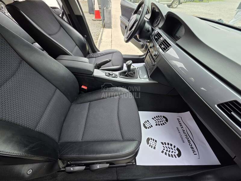 BMW 318 D    N.A.V.I