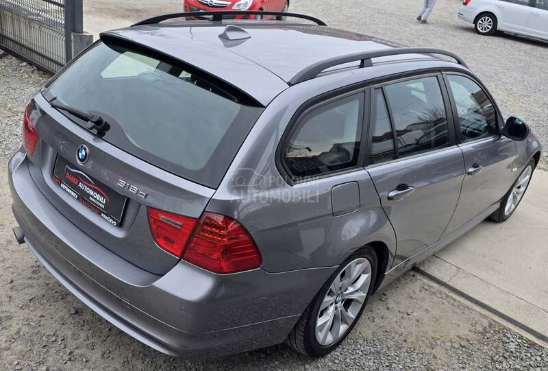 BMW 318 D    N.A.V.I