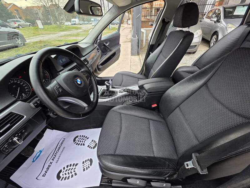 BMW 318 D    N.A.V.I