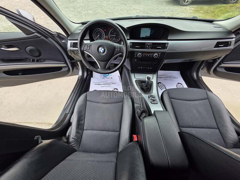 BMW 318 D    N.A.V.I